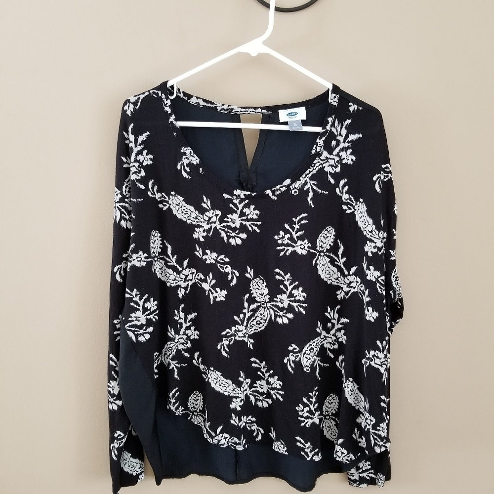 Old Navy Black Blouse with White Pattern